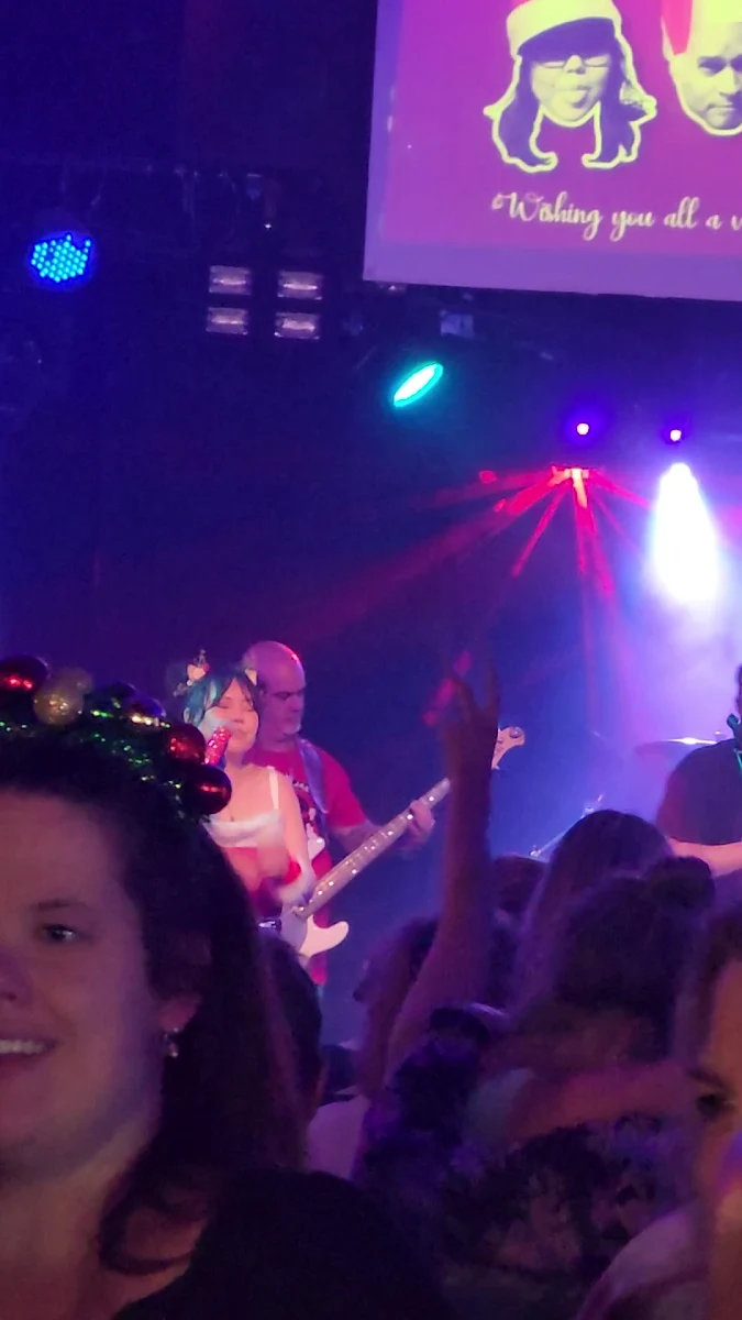 Vibe, The Barn Live