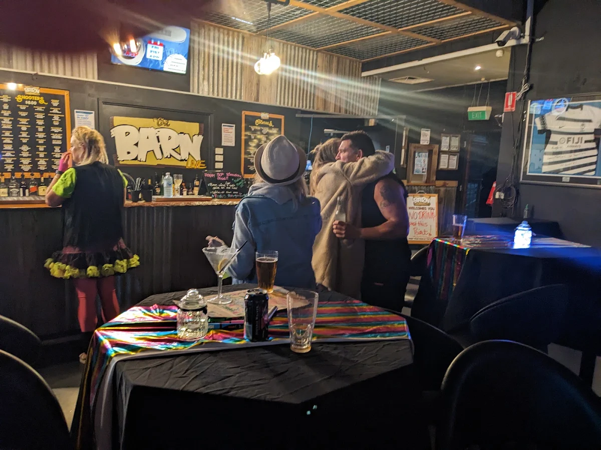 Vibe, The Barn Live