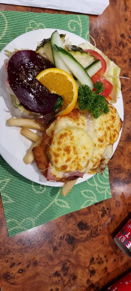 Food & drink, Victoria Hotel