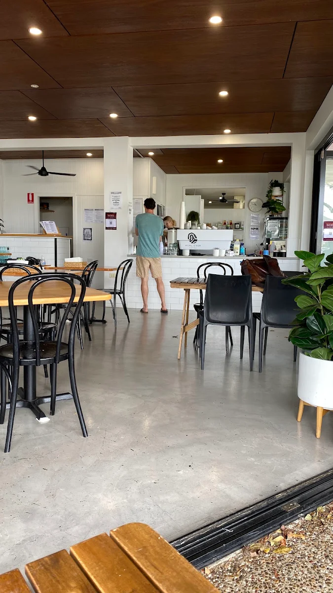 Vibe, Third Base Cafe