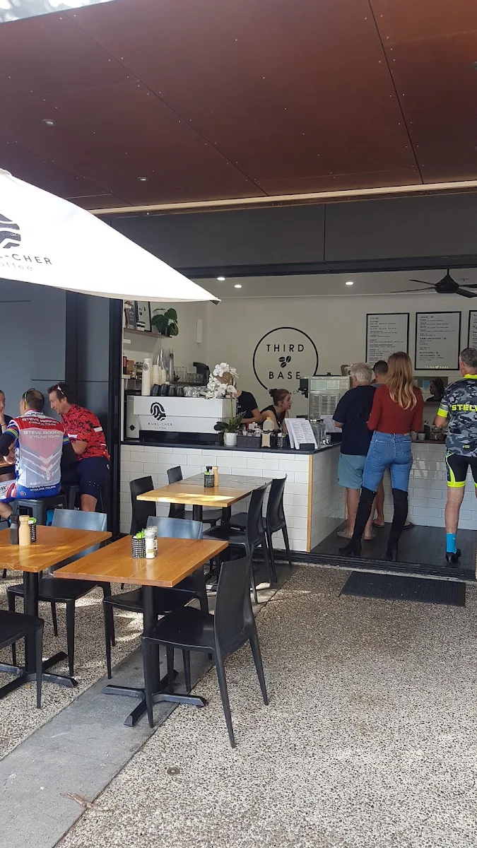 Vibe, Third Base Cafe