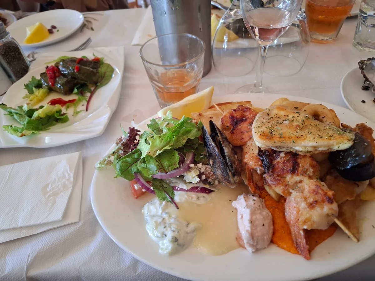 Food & drink, Nikos Tavern