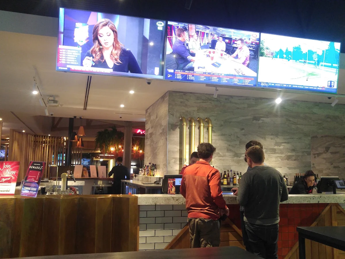 Vibe, Golden Point Hotel