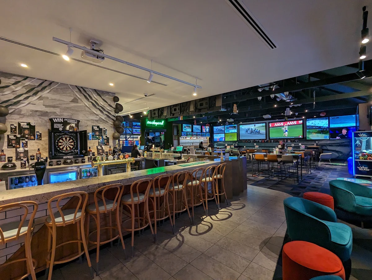Vibe, Golden Point Hotel