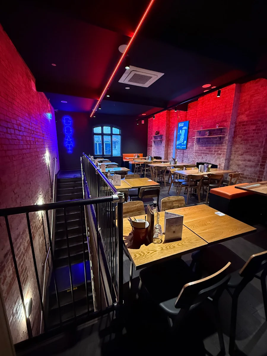 Vibe, La Cabra Mexican Carnegie