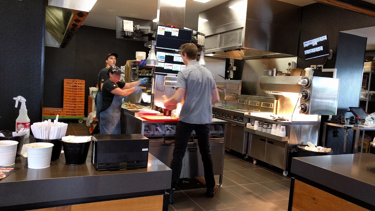 Vibe, Oporto Albion Park Drive Thru
