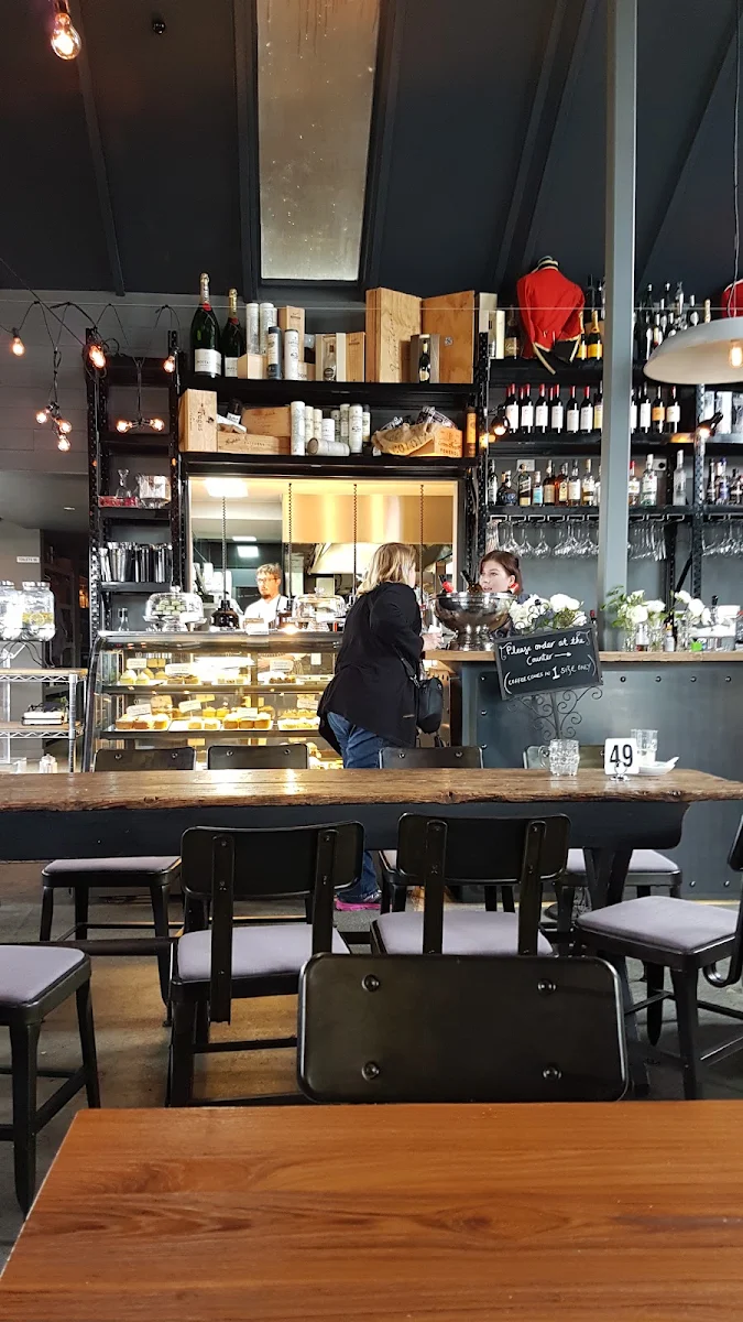 Vibe, Garrison Restaurant & Bar