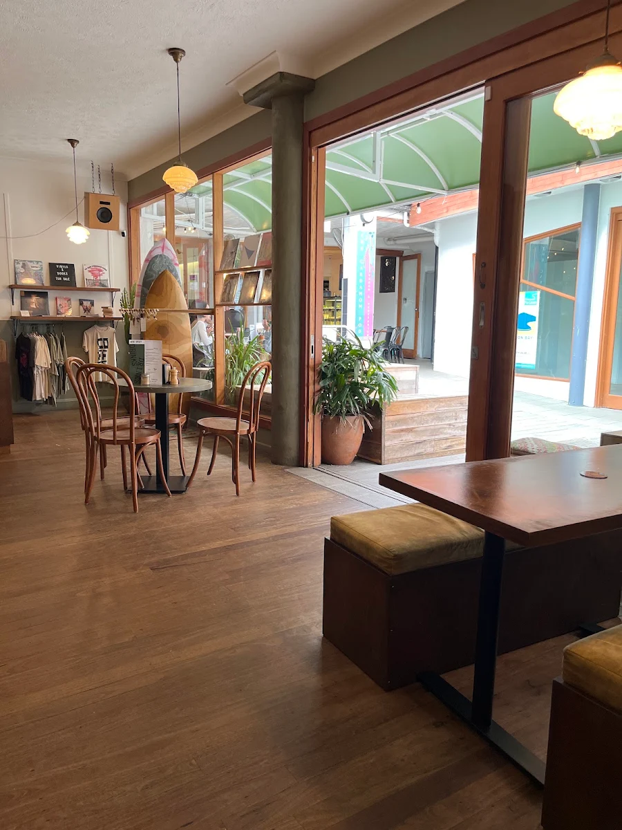 Vibe, Wide Open Road Cafe