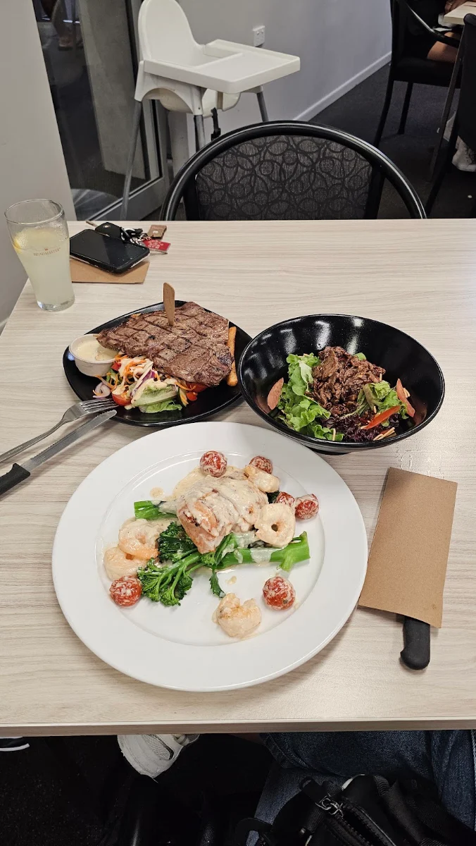 Food & drink, Lighthouse Hotel Motel