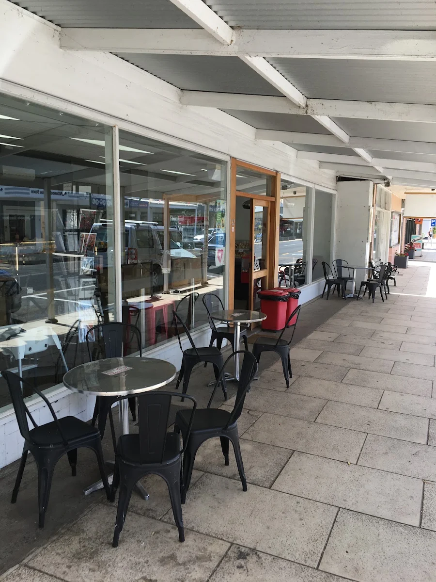 Vibe, Windara Bakery