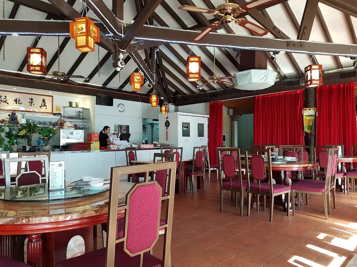 Vibe, Mom Dumpling House
