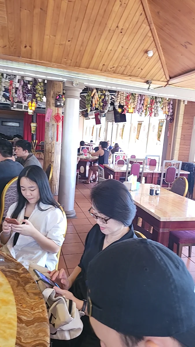 Vibe, Mom Dumpling House