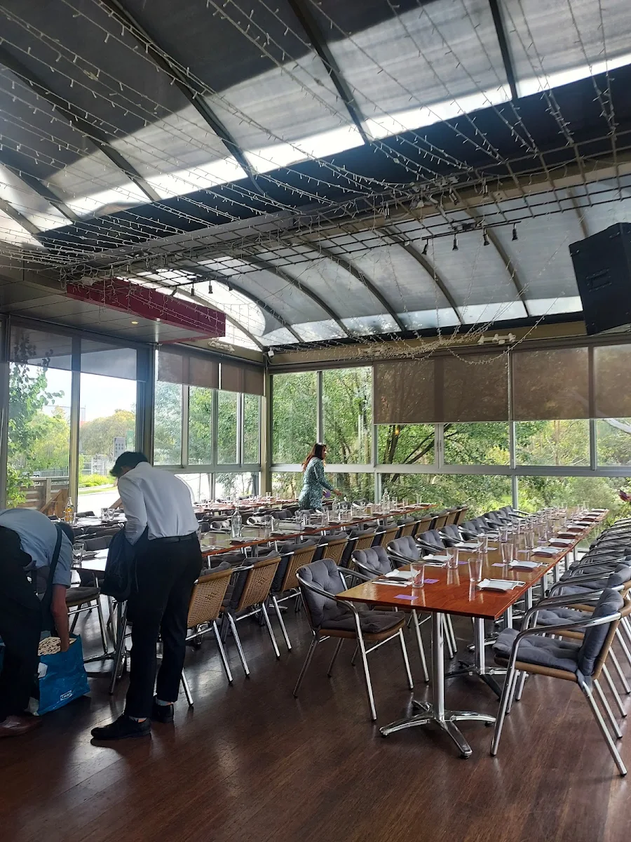 Vibe, Tosaria Restaurant