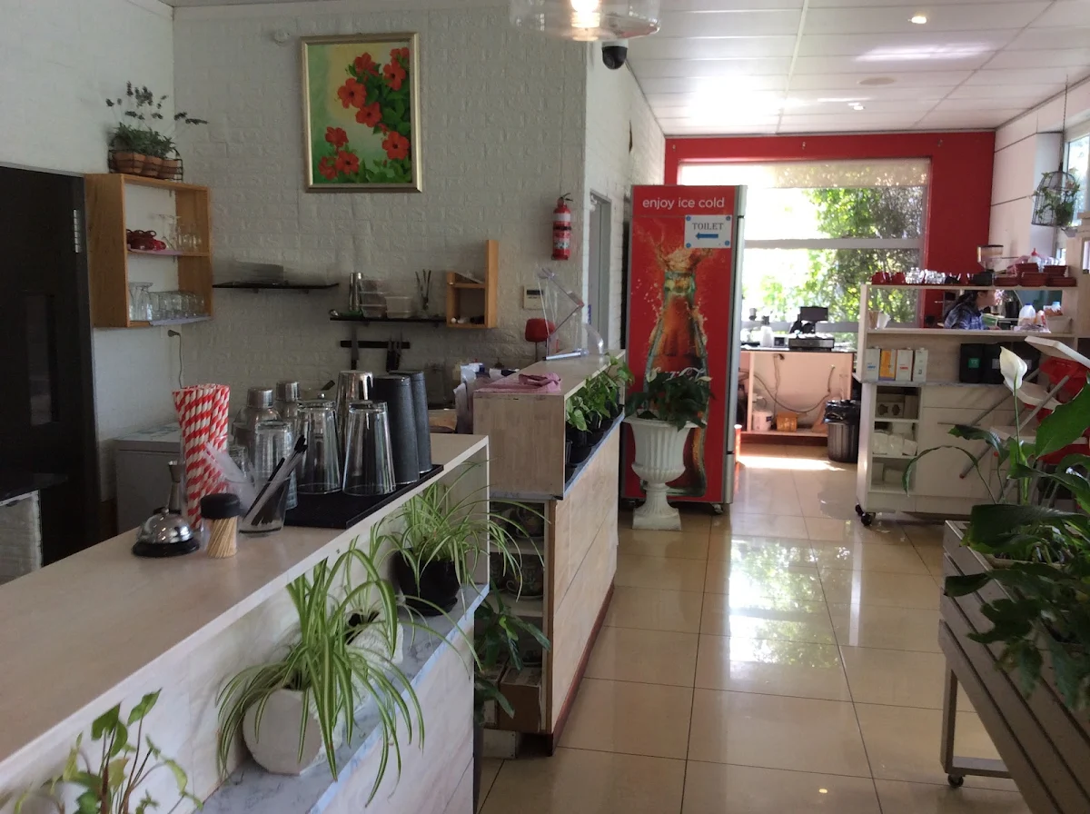 Vibe, Tosaria Restaurant