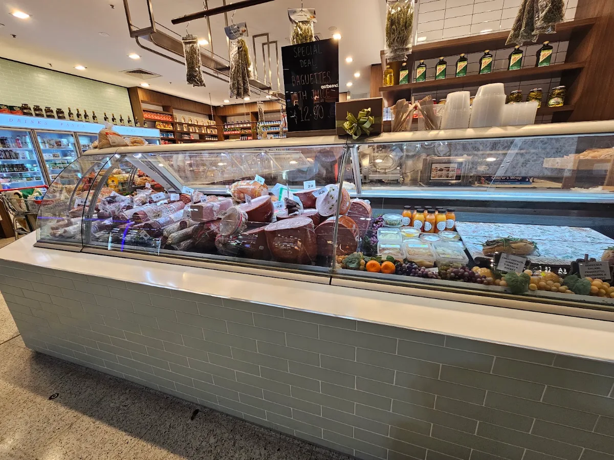 Vibe, Westpoint Deli