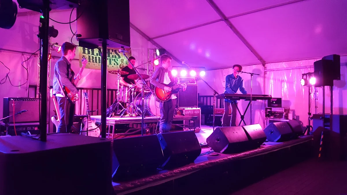 Vibe, Tates Hotel Windsor