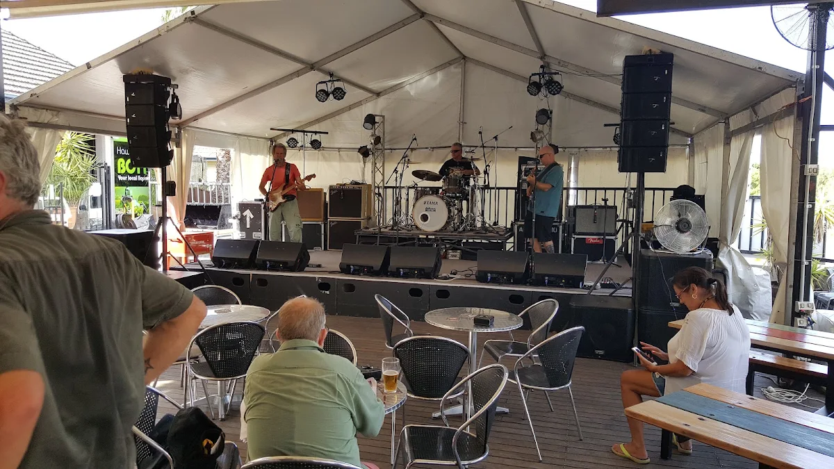 Vibe, Tates Hotel Windsor