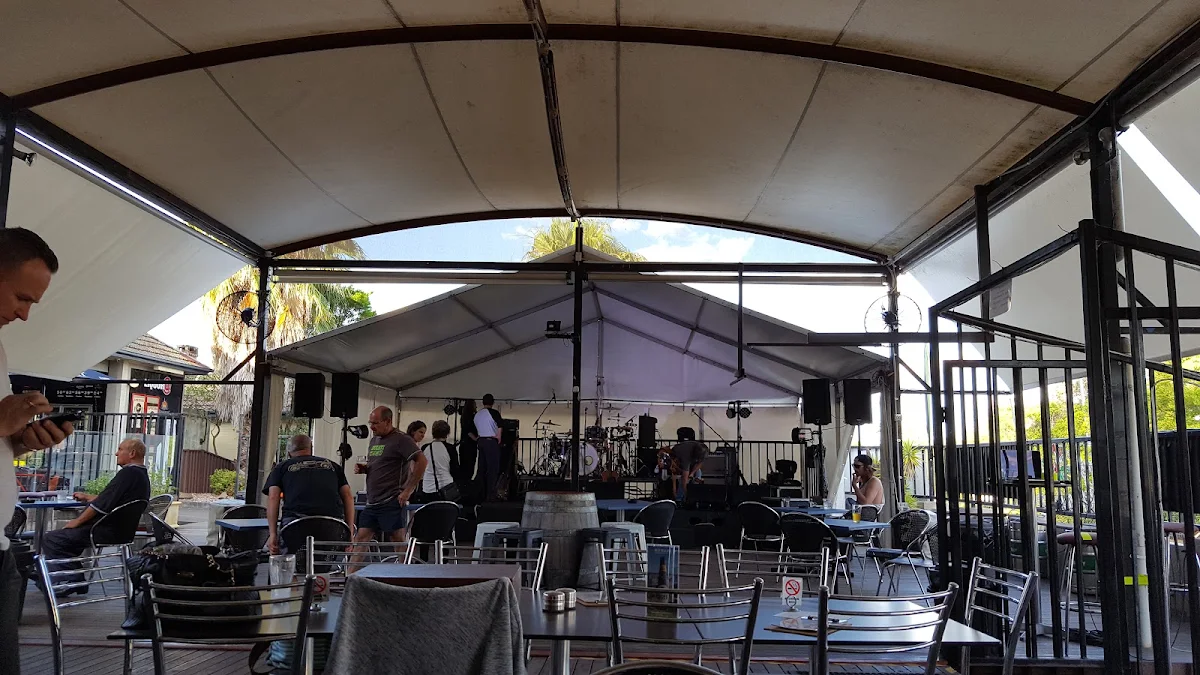 Vibe, Tates Hotel Windsor