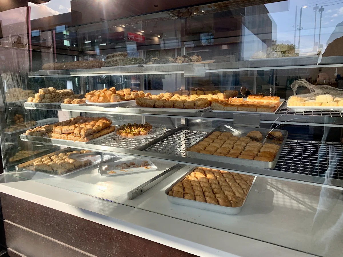 Vibe, Shamiat Authentic Syrian Restaurant