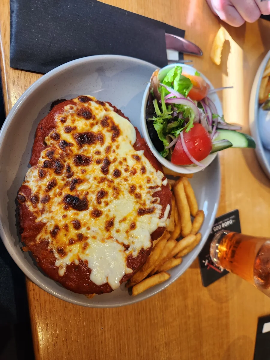 Food & drink, Alberton Hotel