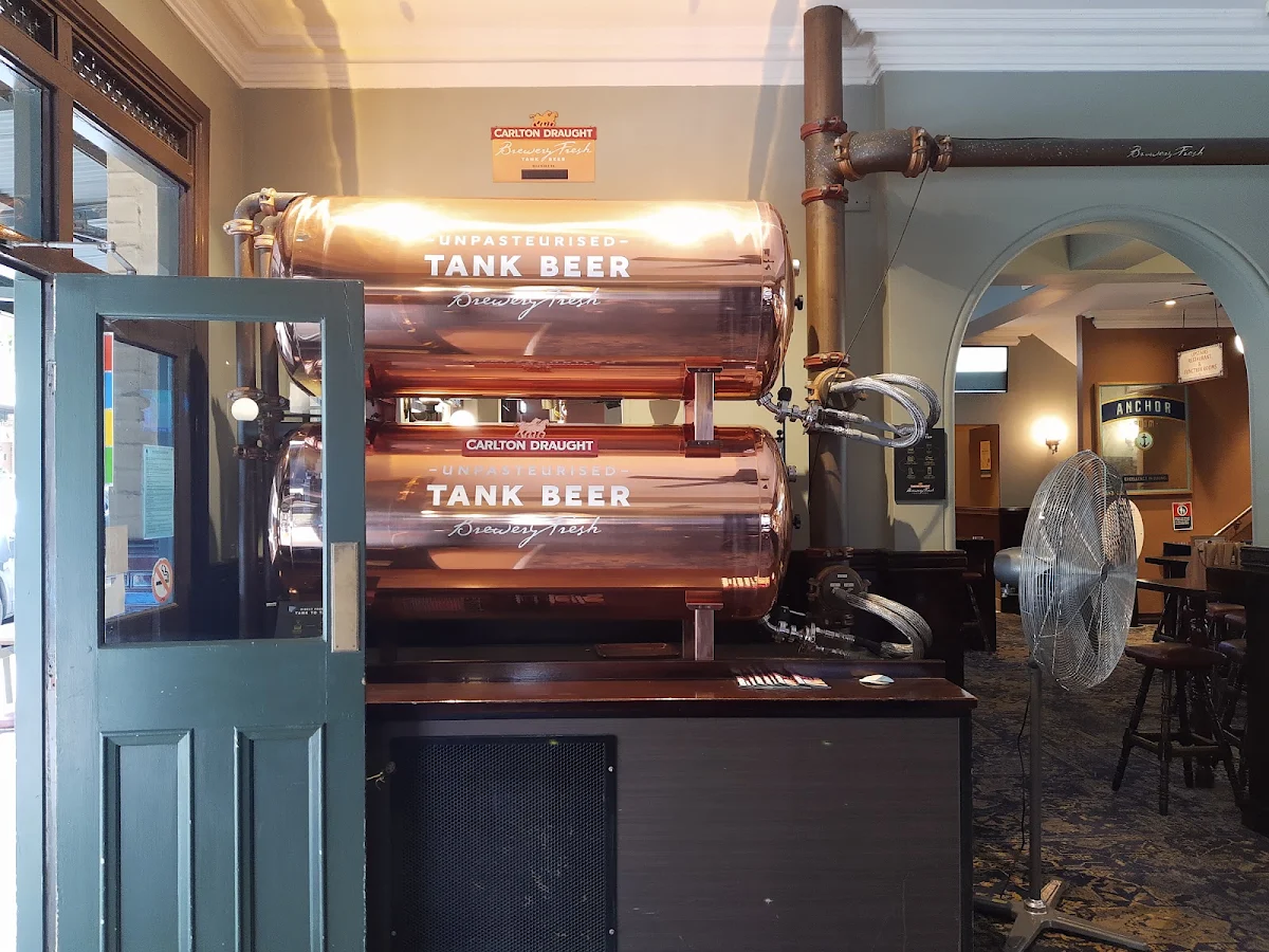 Vibe, Rag & Famish Hotel