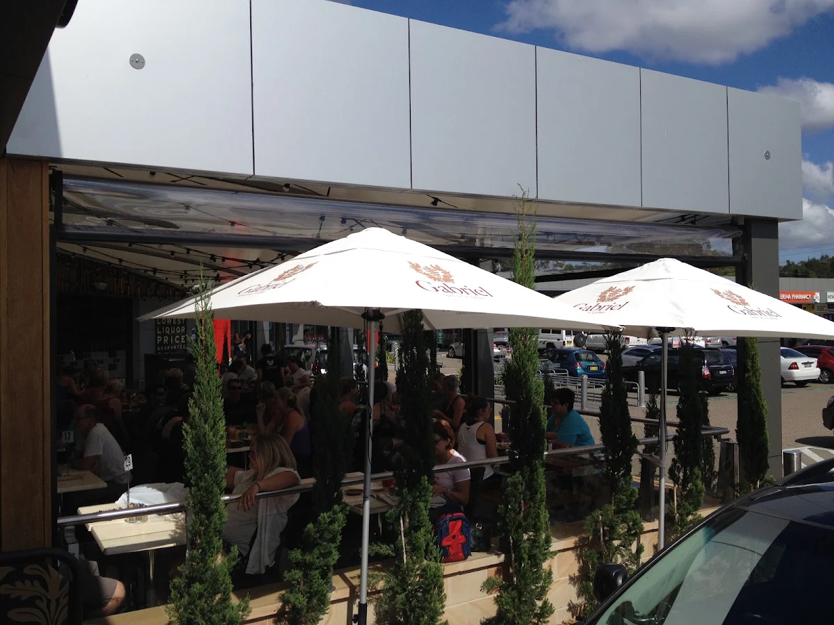Vibe, Cheeky Charlie's Bar & Cafe