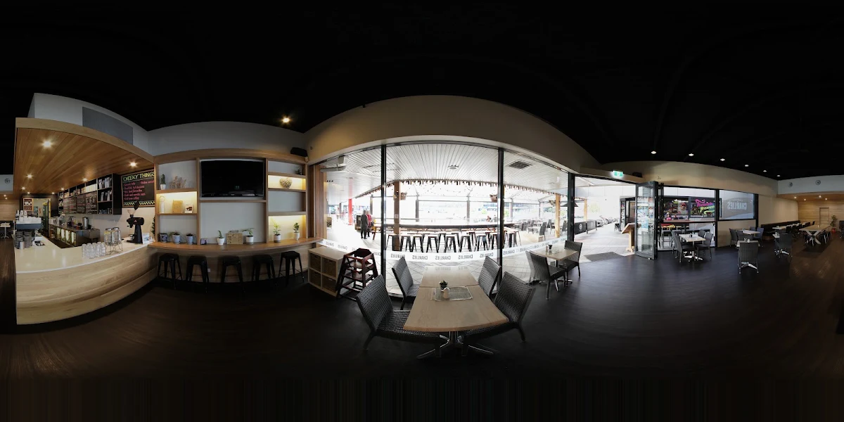 Vibe, Cheeky Charlie's Bar & Cafe