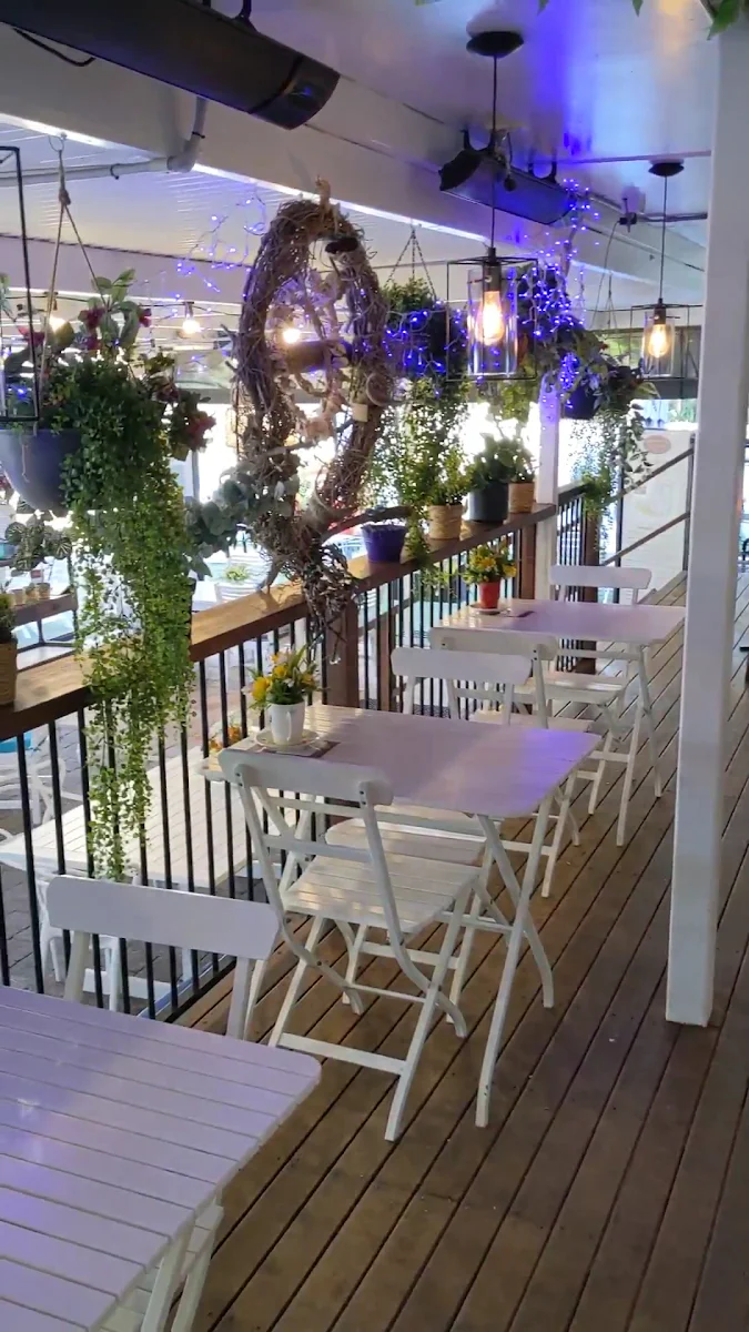 Vibe, Curlew Cafe, Coochiemudlo