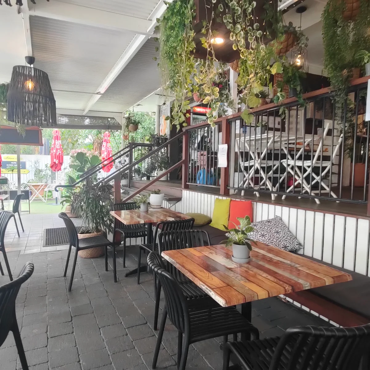 Vibe, Curlew Cafe, Coochiemudlo