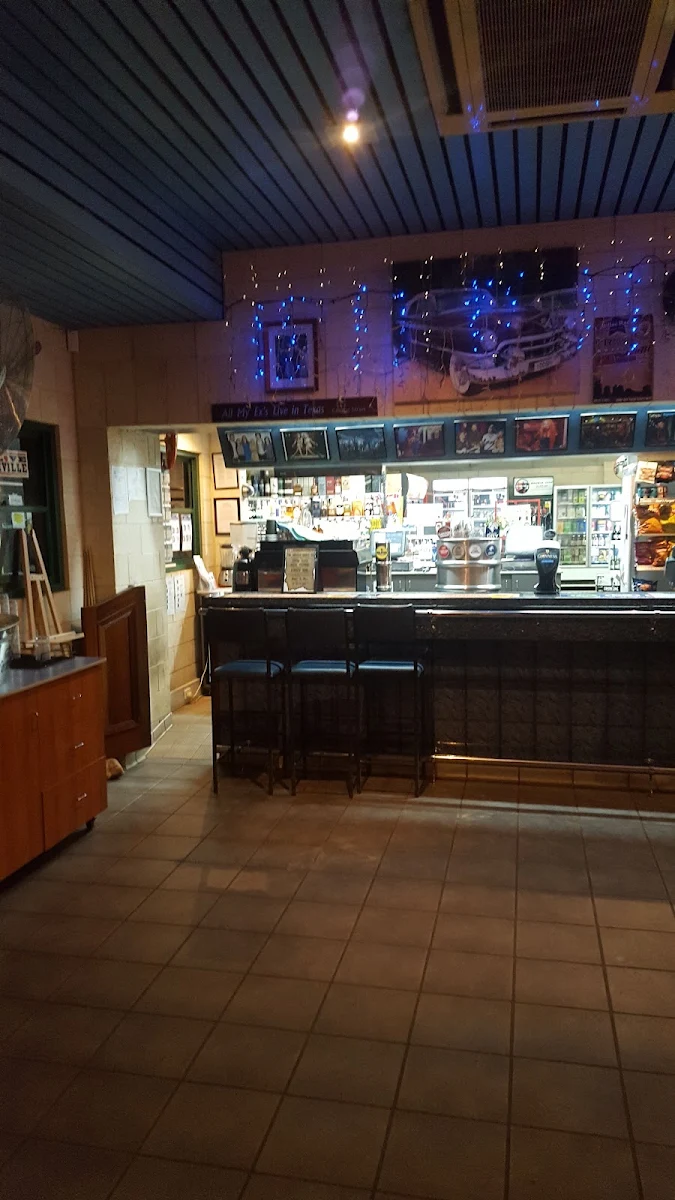 Vibe, Cadillacs Bar & Grill