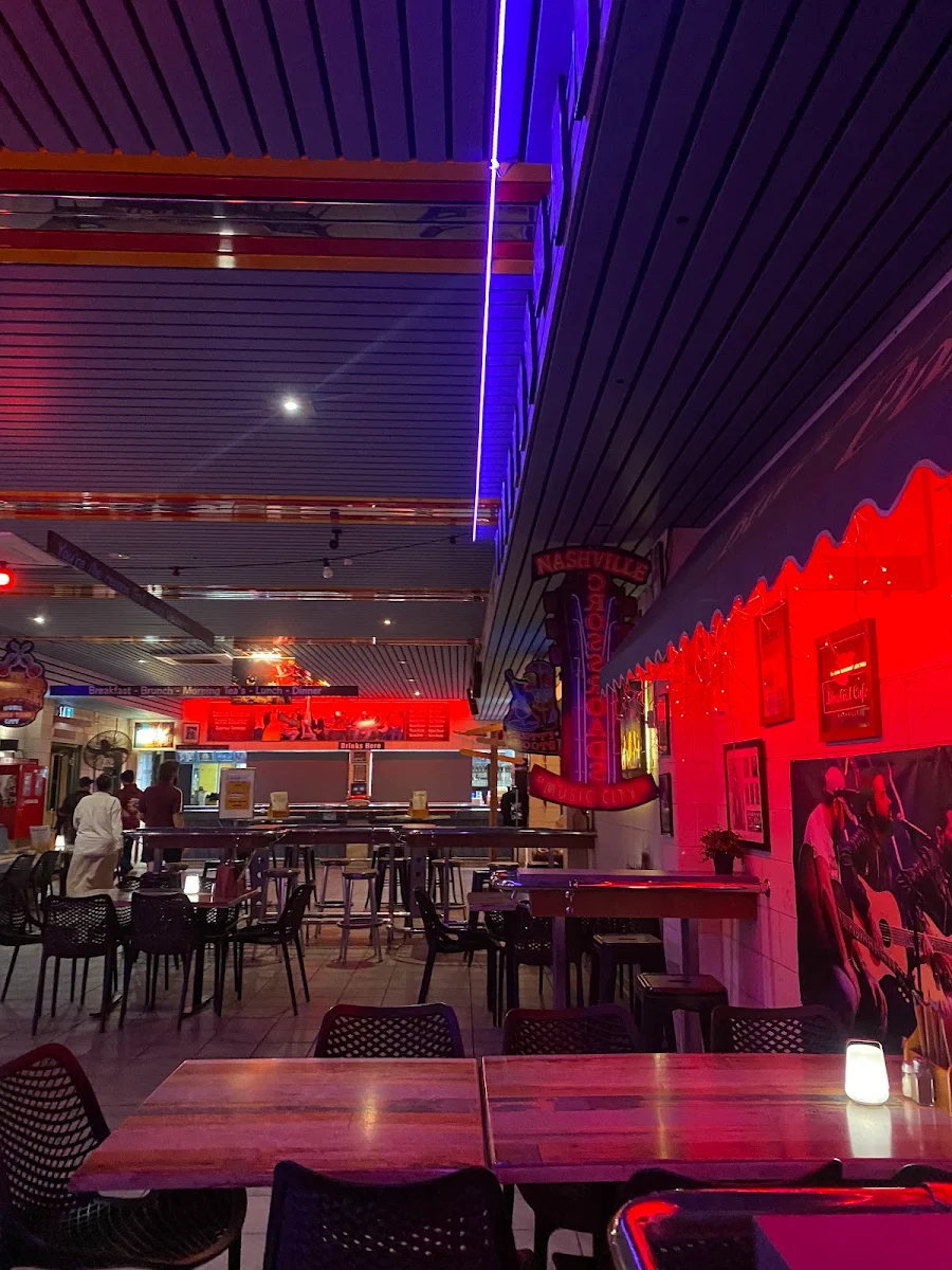 Vibe, Cadillacs Bar & Grill