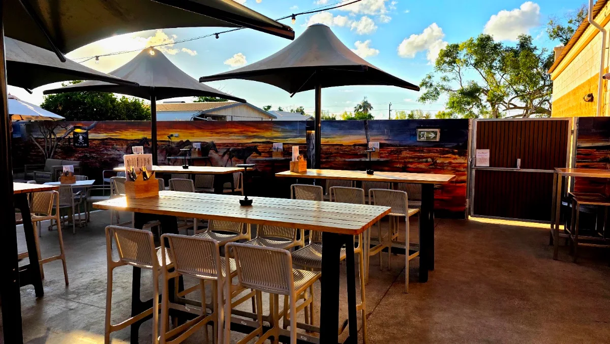 Vibe, Cadillacs Bar & Grill
