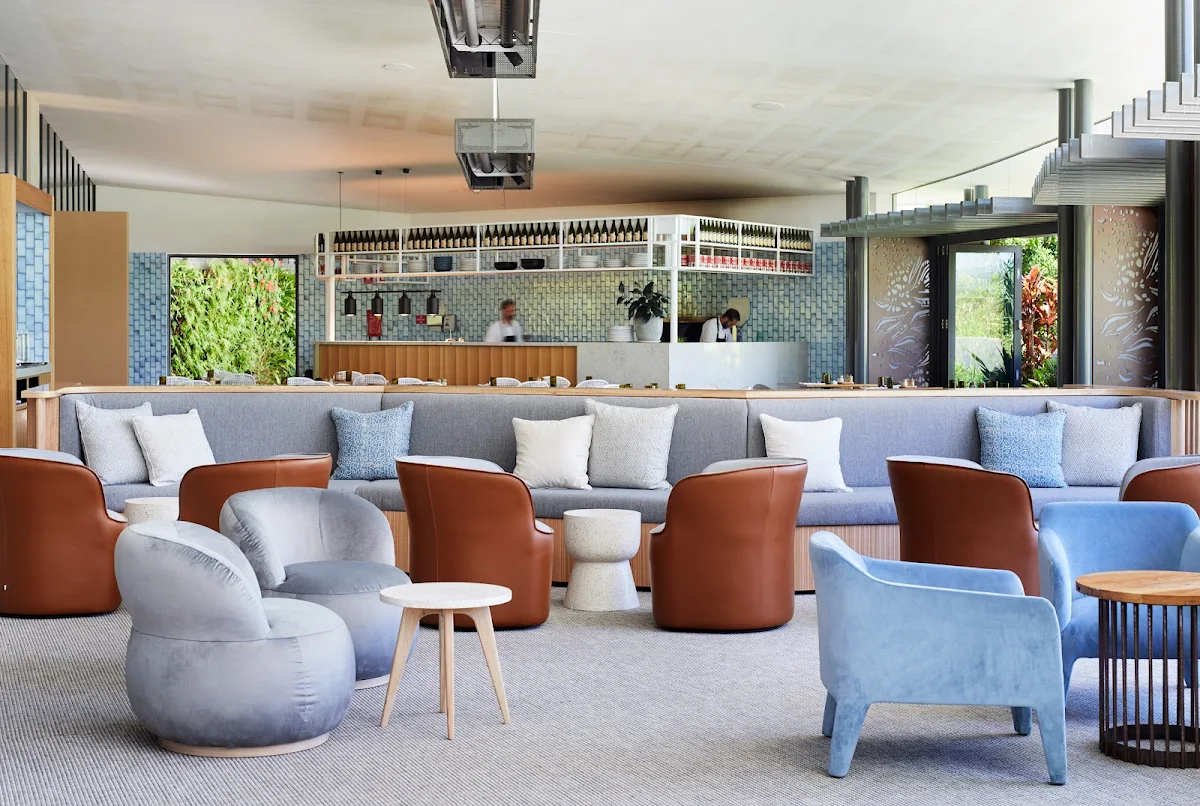 Vibe, Azure Bar & Grill