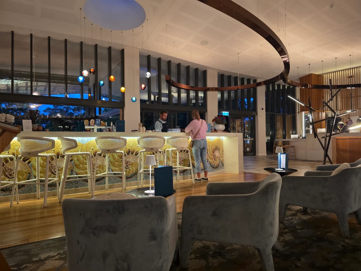 Vibe, Azure Bar & Grill