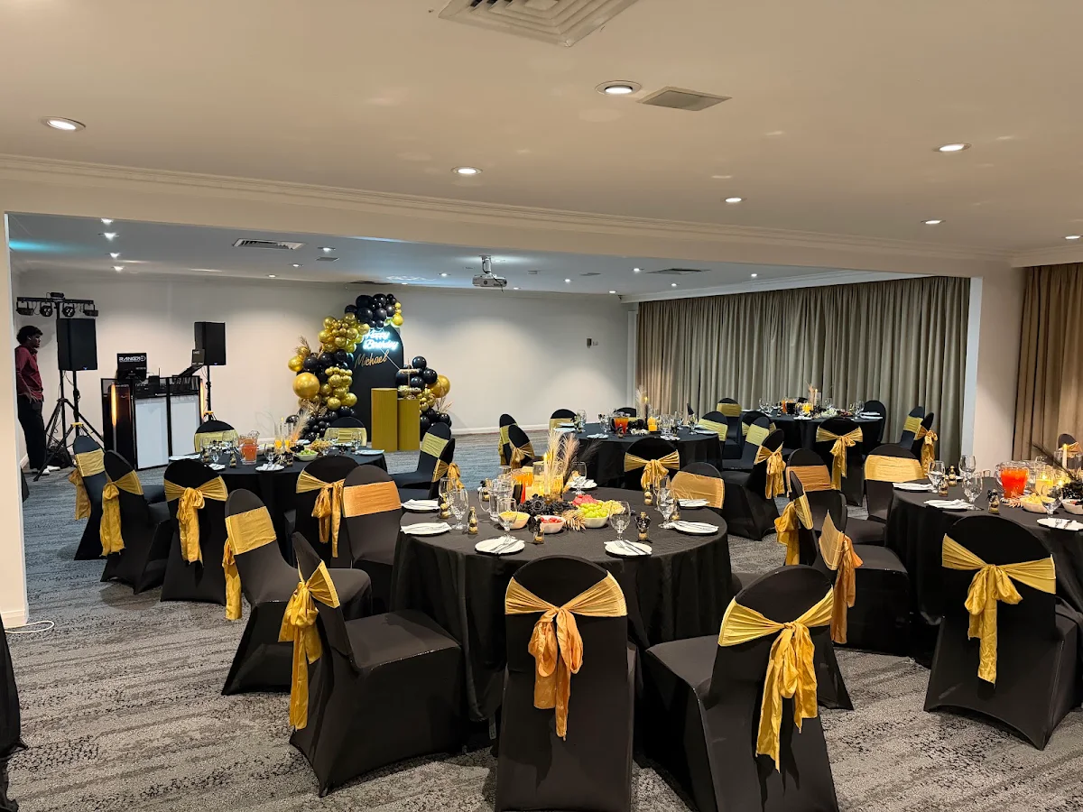 Vibe, Walawwa Sandown Regency