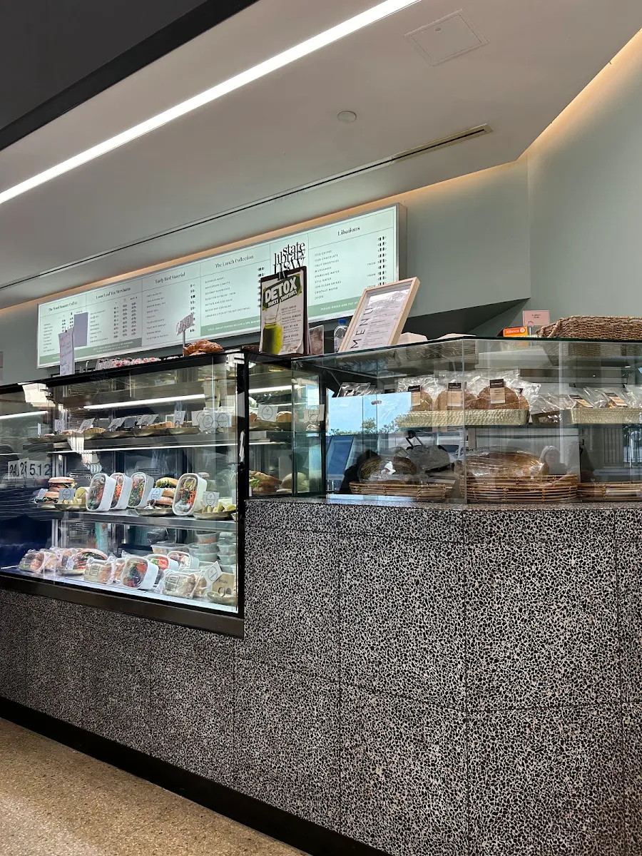 Vibe, Library Café