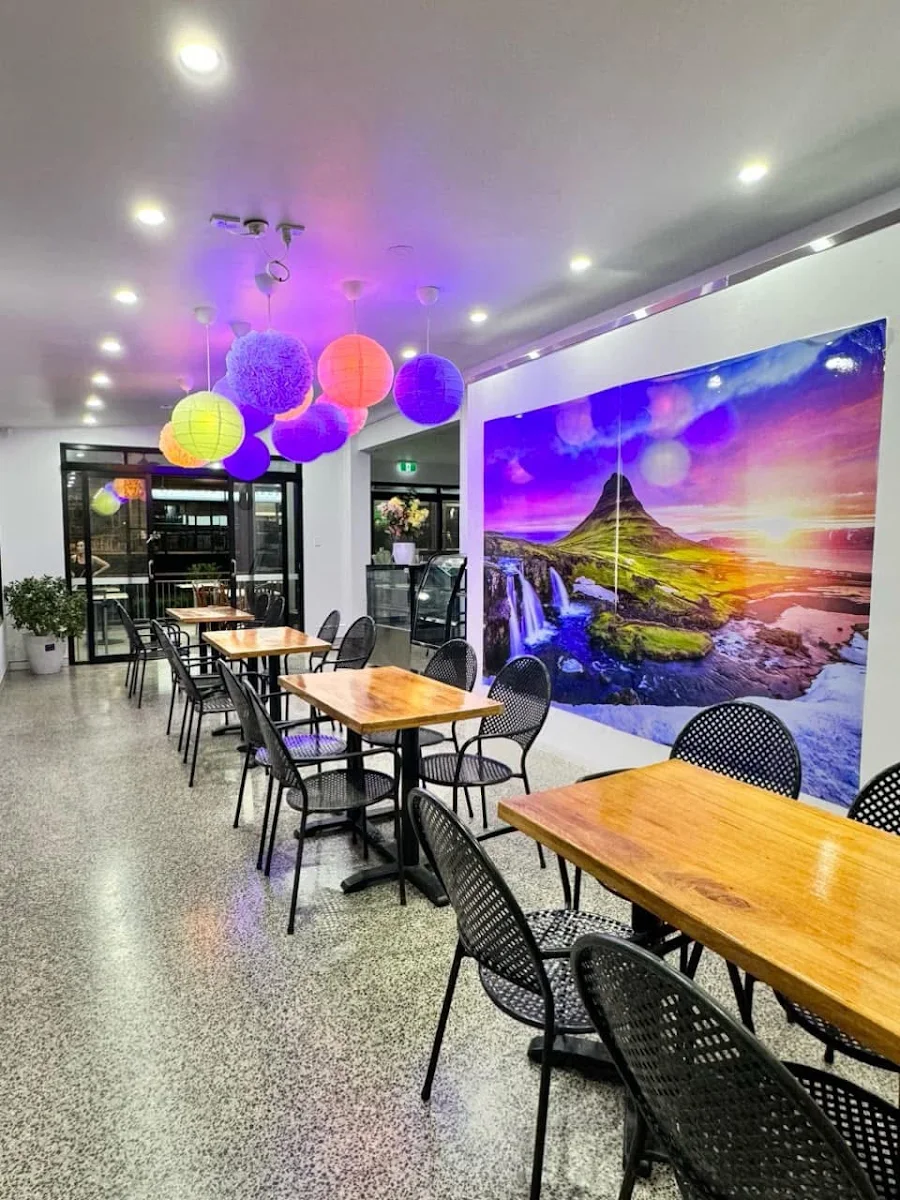 Vibe, Nyna’s Cafe Fish & Chips