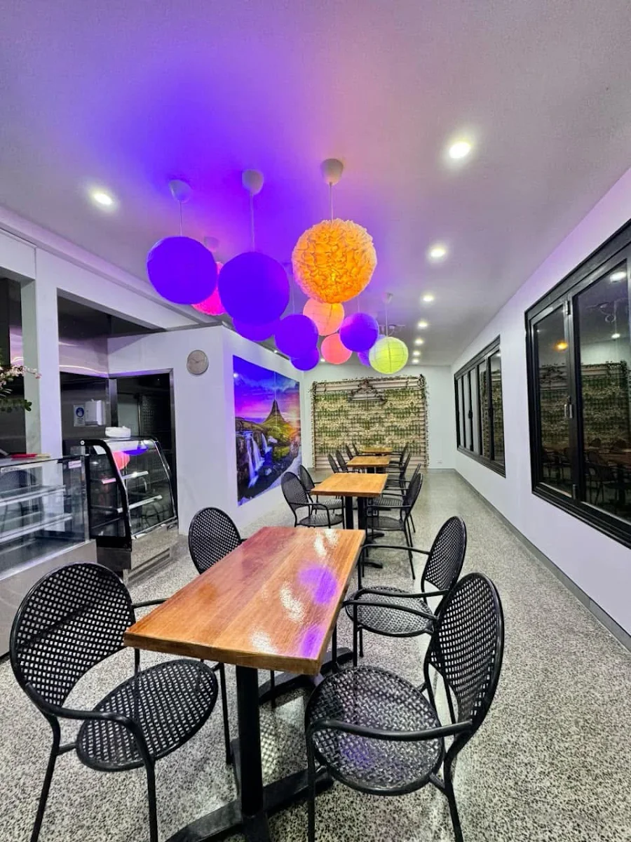 Vibe, Nyna’s Cafe Fish & Chips