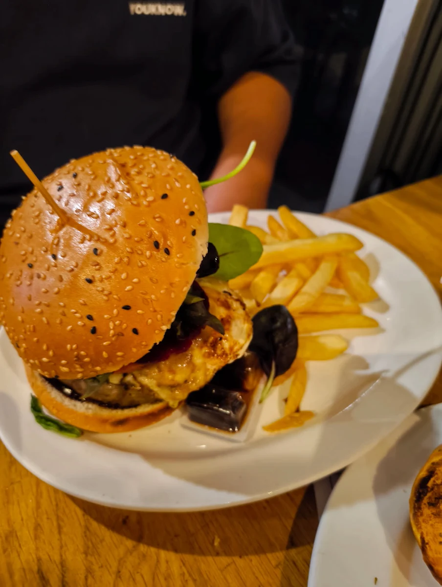 Food & drink, Park Ridge Tavern