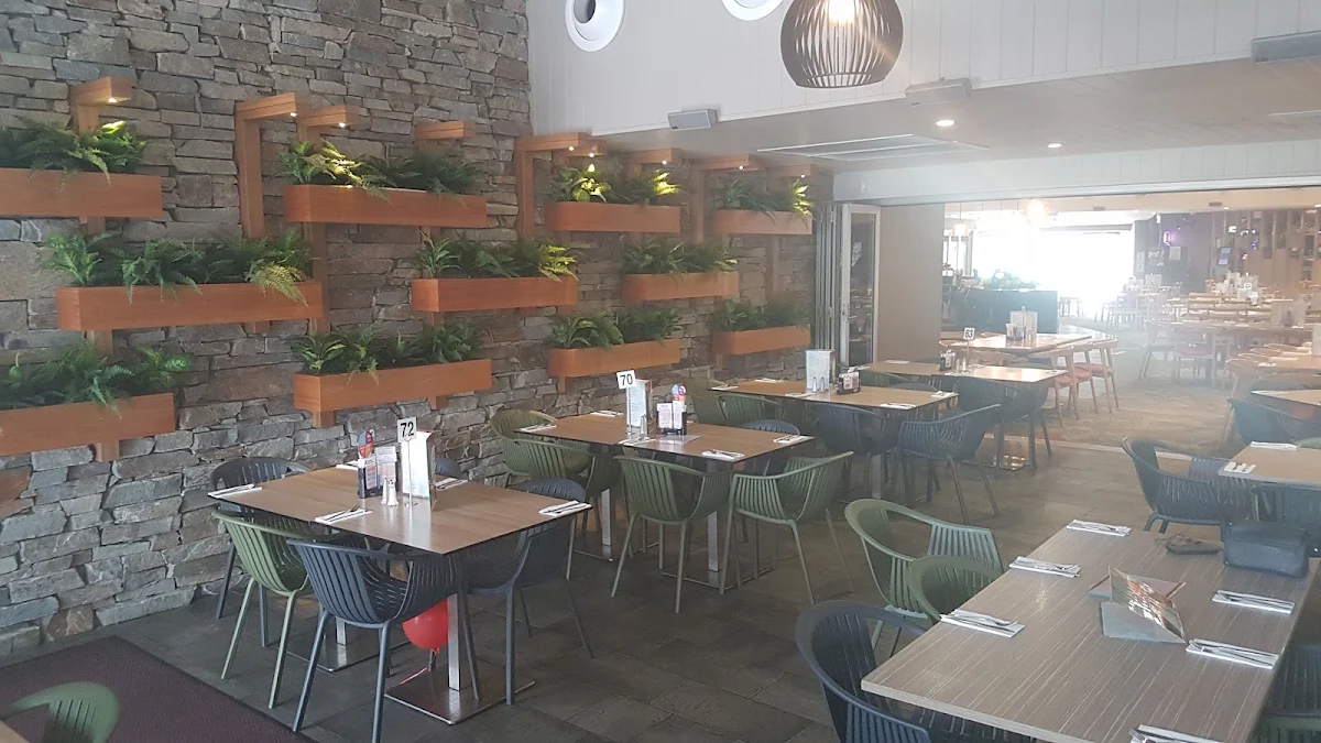 Vibe, Park Ridge Tavern