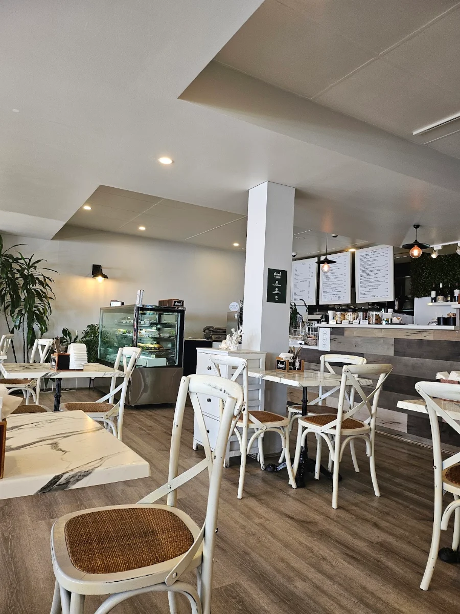 Vibe, Plated cafe | restaurant | bar