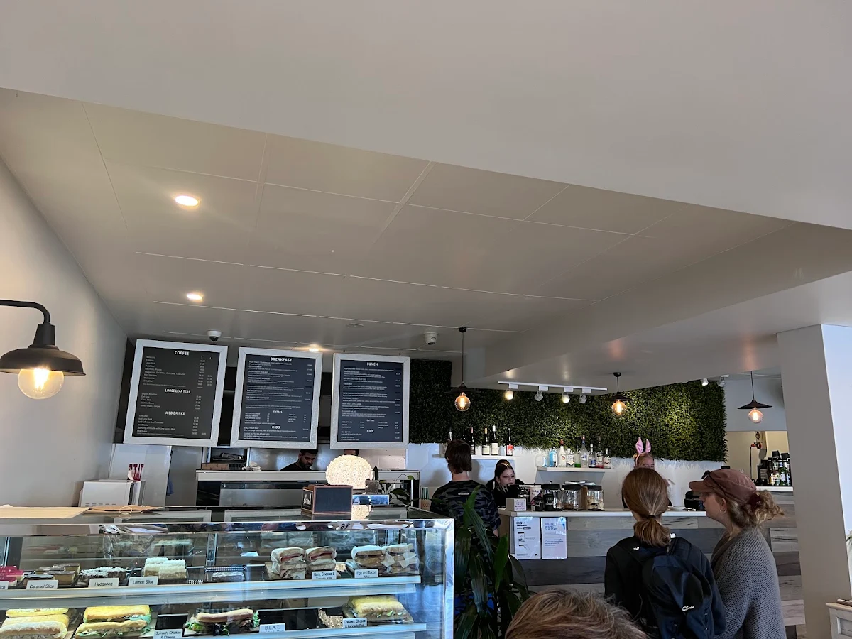 Vibe, Plated cafe | restaurant | bar