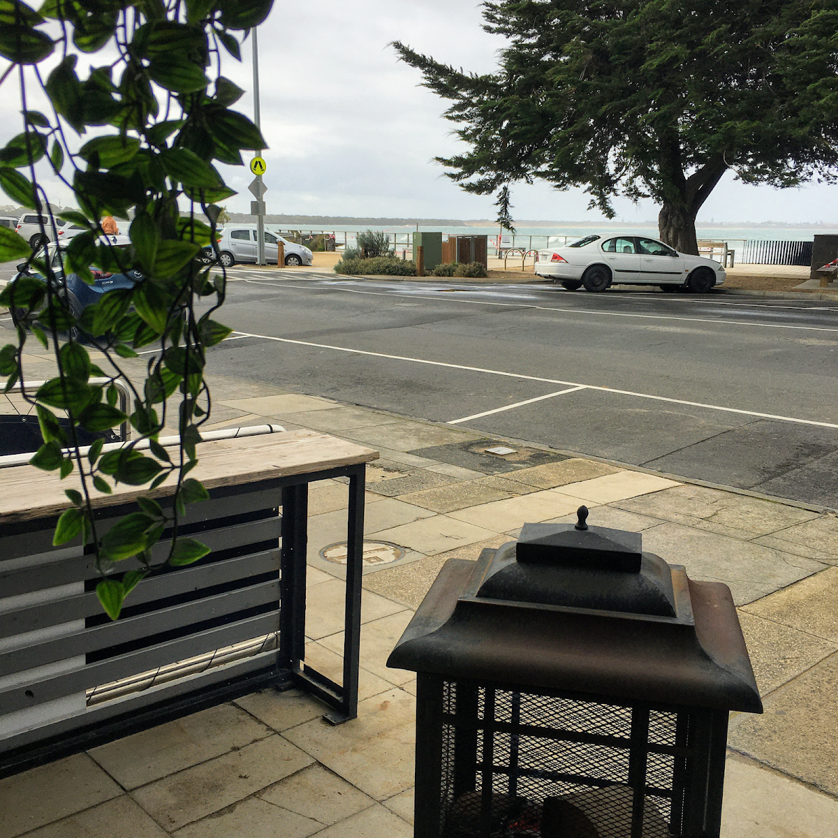 Vibe, Plated cafe | restaurant | bar