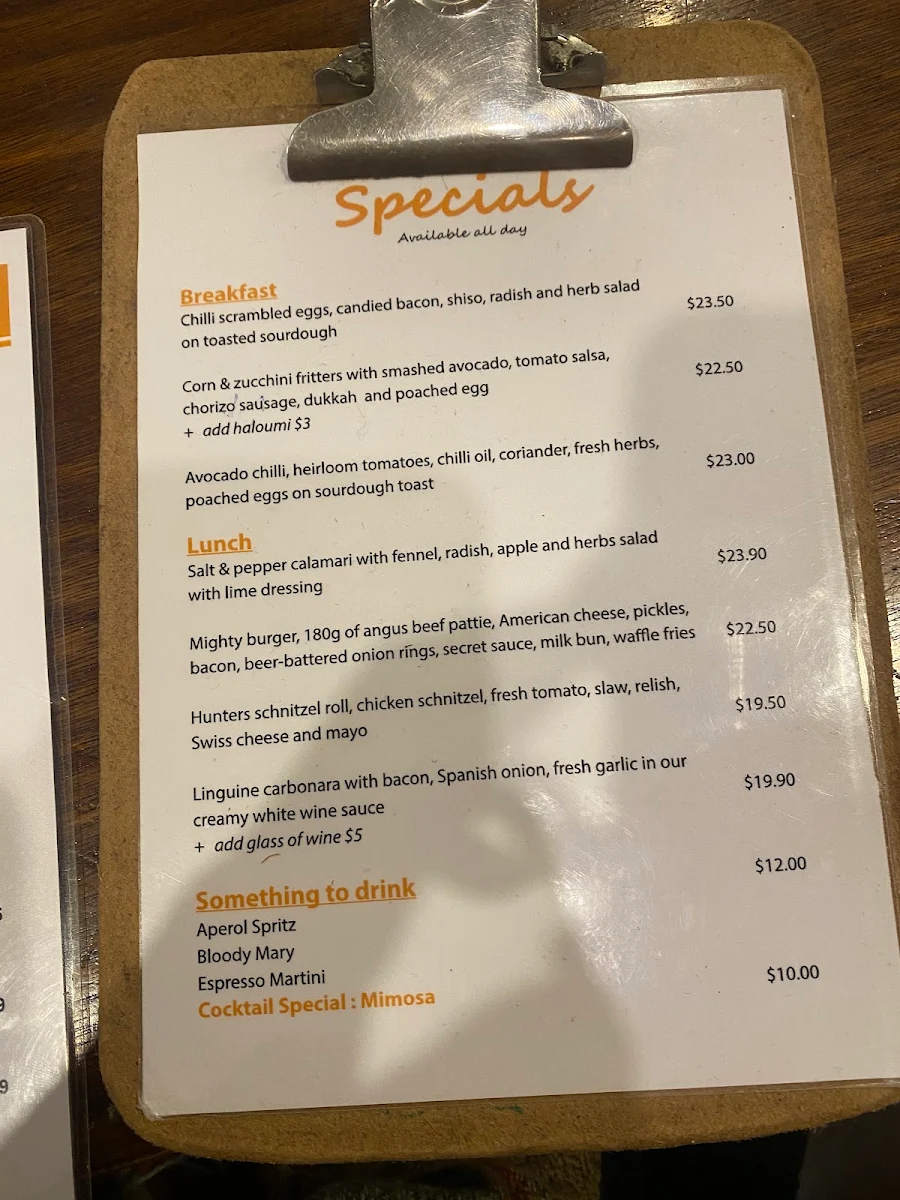 Menu, Cafe Issus