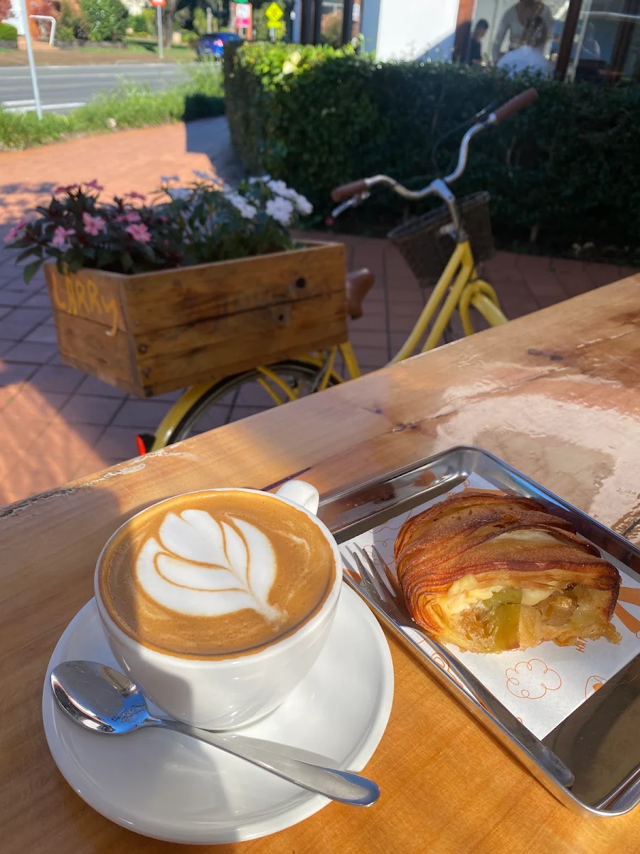 Food & drink, Larry Bakery Cafe