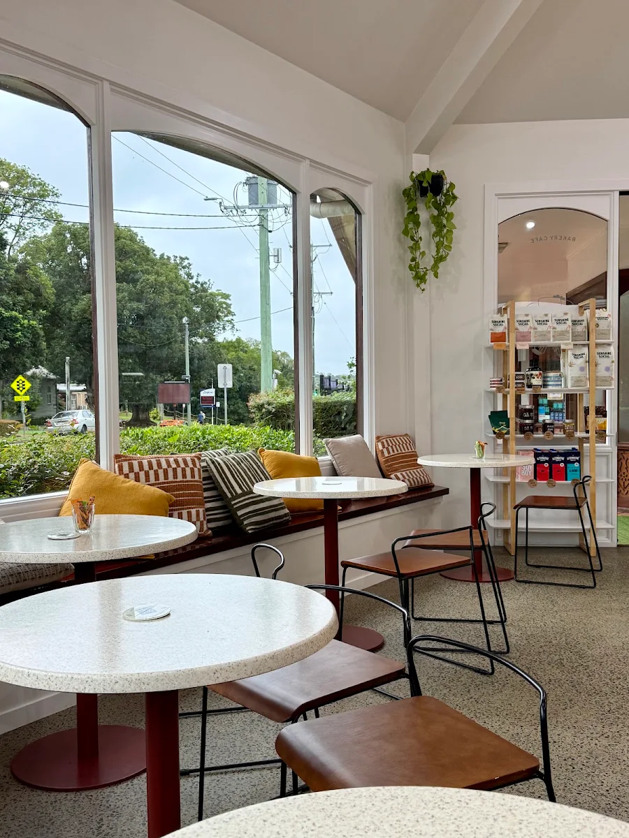 Larry Bakery Cafe cover