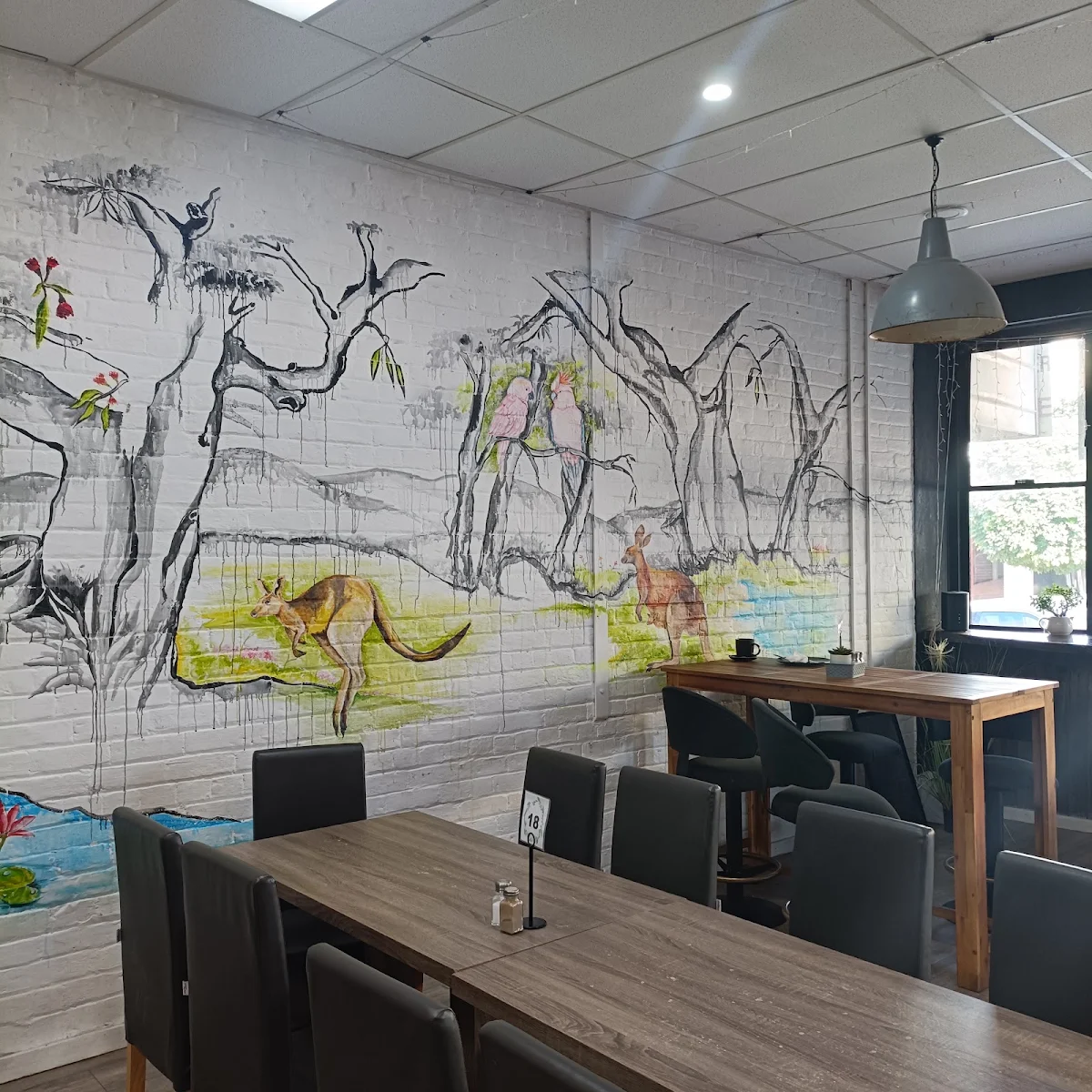 Vibe, Green Leaf cafe & Bar