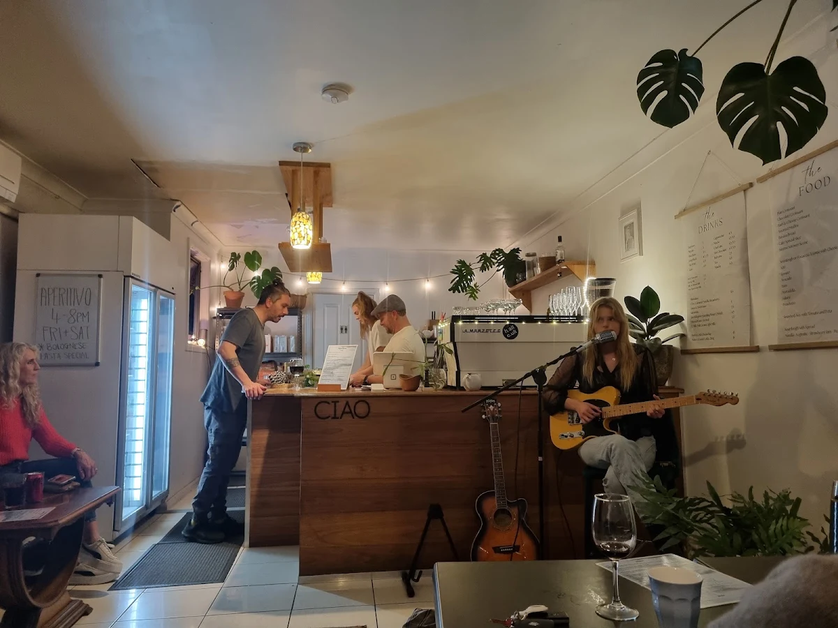 Vibe, Paolo's Cafe and Aperitivo Bar