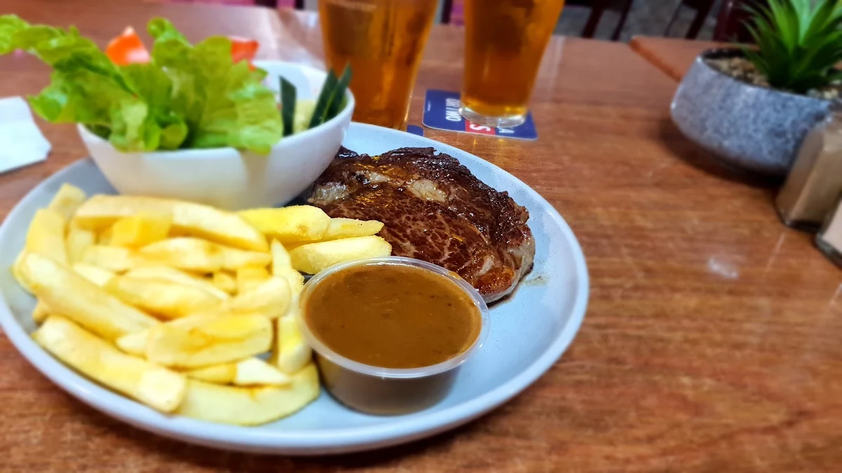 Food & drink, Commercial Hotel Lake Cargelligo