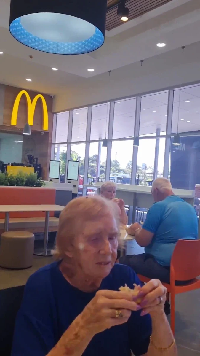 Vibe, Mcdonald's Traveston Service Centre